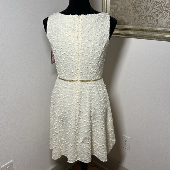 Vince Camuto cream textured gold tone chain waist fit & flare sleeveless dress 2 - Picture 5 of 10
